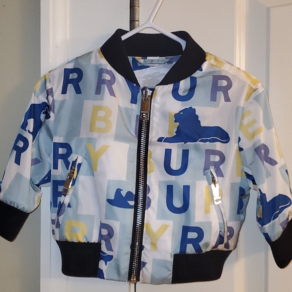 Burberry coat 6months